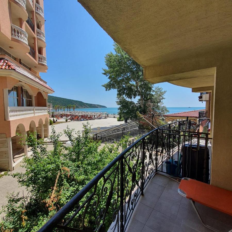 Andalucia Beach - Sea Viev Apartments Elenite Εξωτερικό φωτογραφία