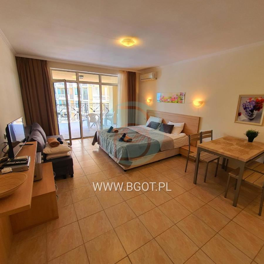 Andalucia Beach - Sea Viev Apartments Elenite Εξωτερικό φωτογραφία